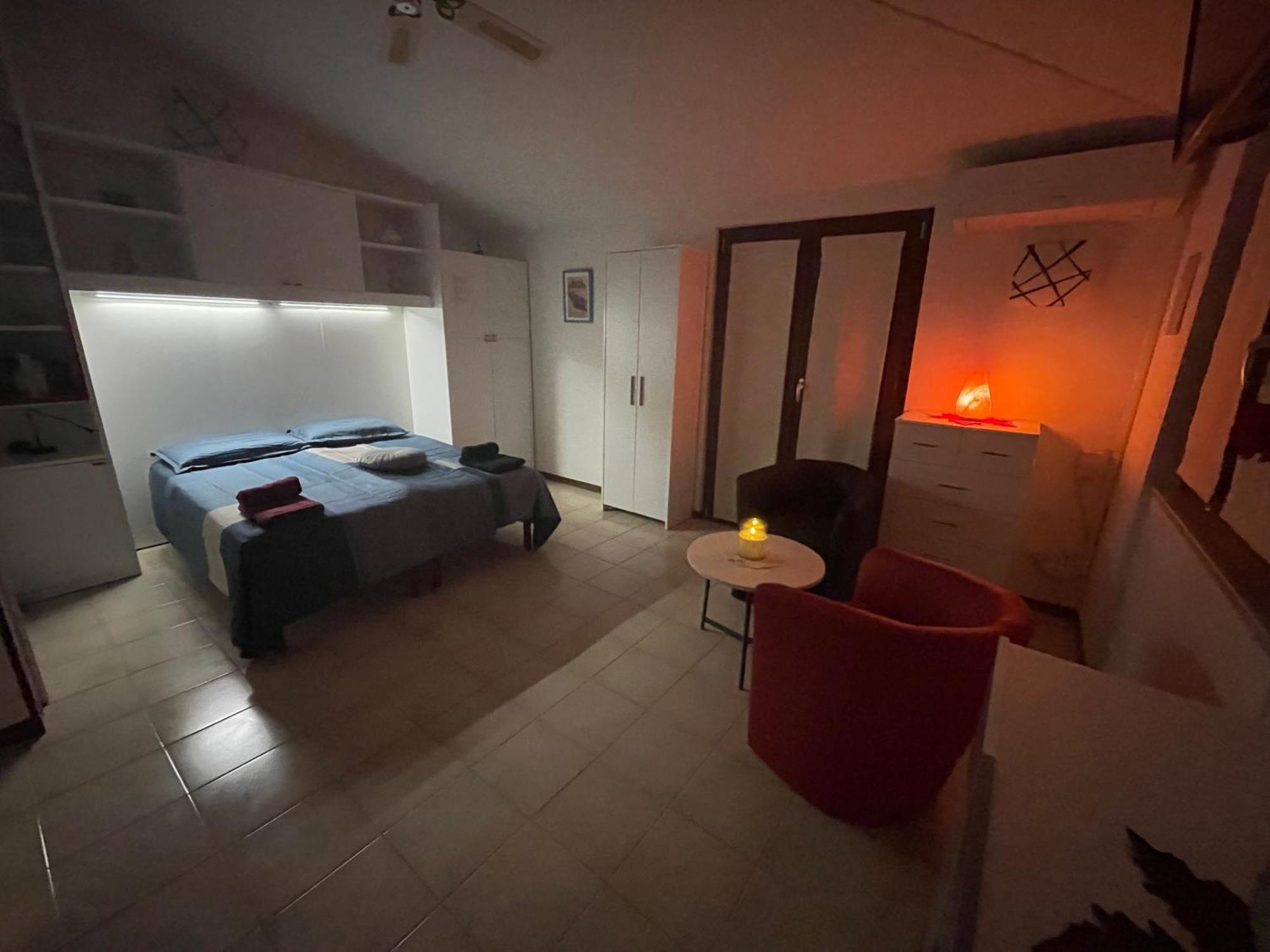 Casa Lugana 15 - Monolocale Con Piscina Fronte Lago Sirmione Buitenkant foto